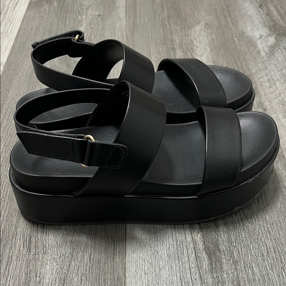 SODA woman’s platform sandals/ black / size 8.5 - Picture 1 of 14